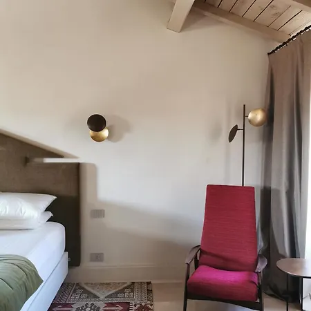 Palazzo Maresgallo & Bed & Breakfast *